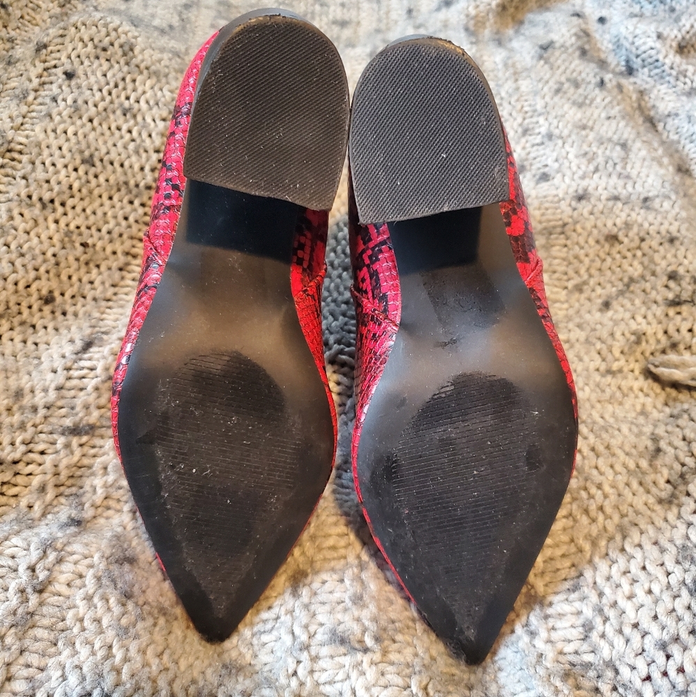 FAUX SNAKESKIN BOOTIES - Picture 7 of 7